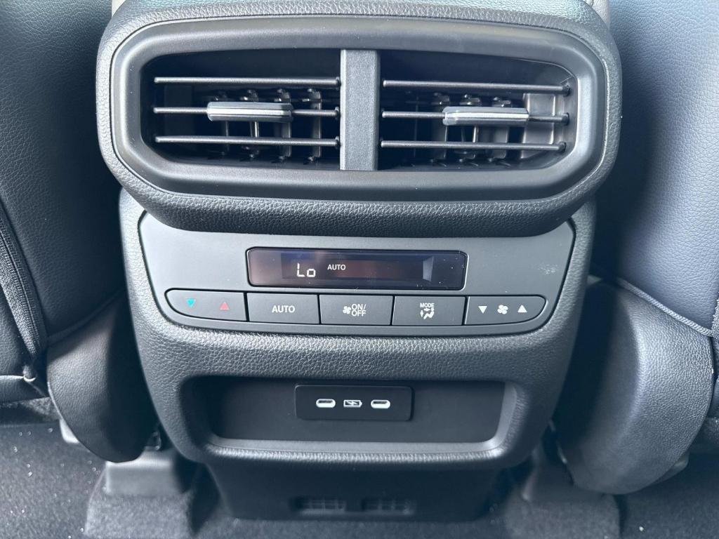 new 2025 Honda Pilot car, priced at $50,850