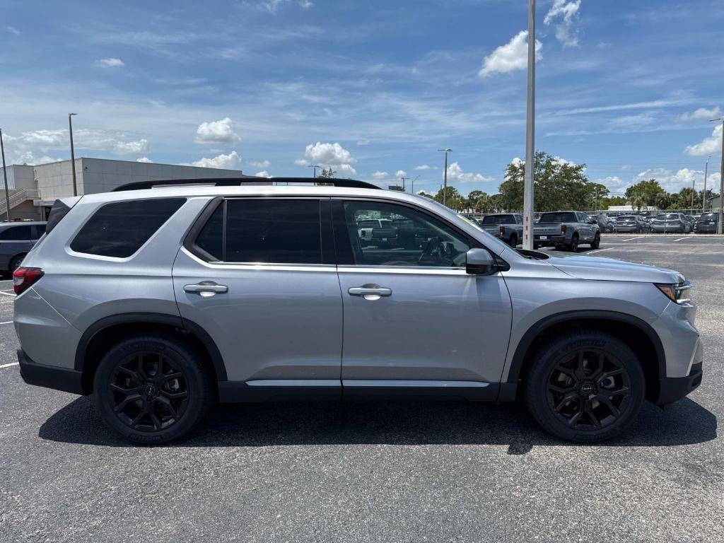 new 2025 Honda Pilot car, priced at $50,850