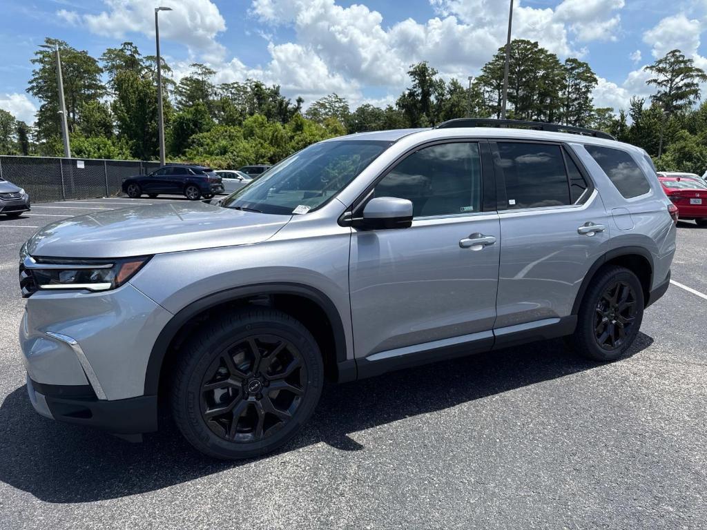 new 2025 Honda Pilot car, priced at $50,850