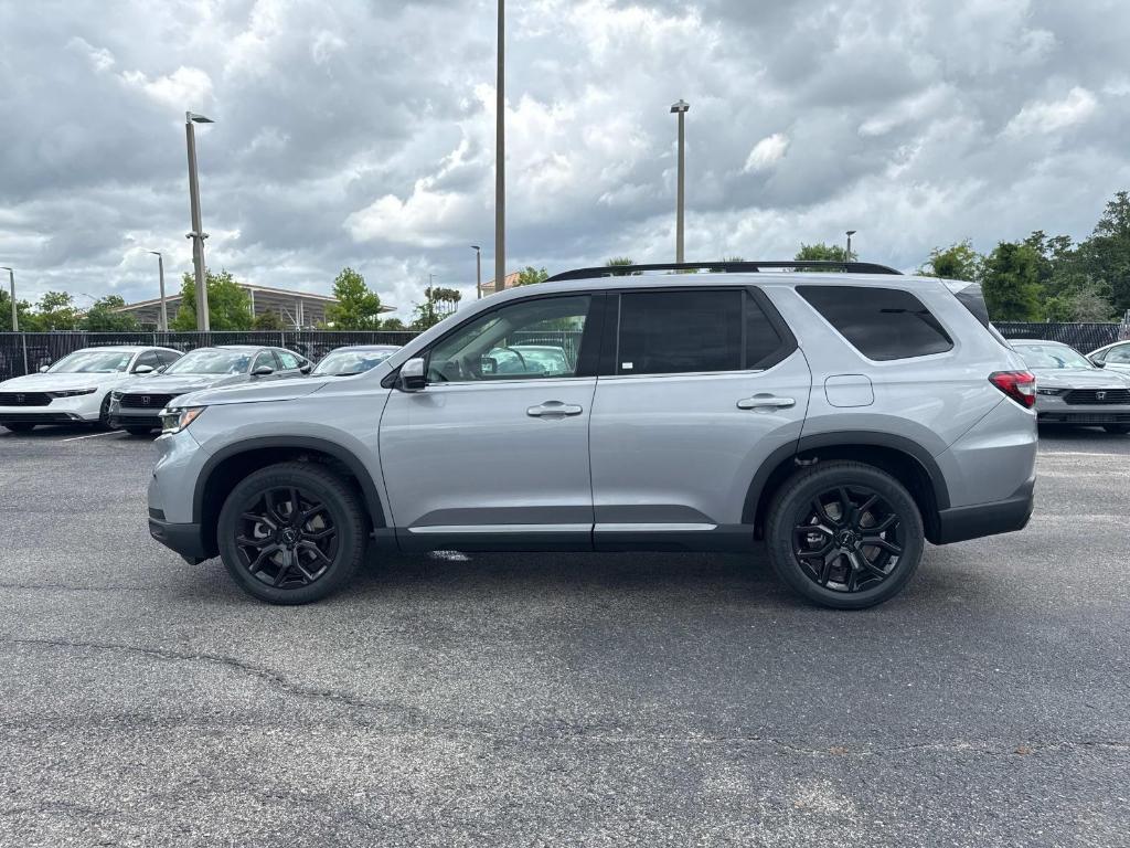 new 2025 Honda Pilot car, priced at $50,850