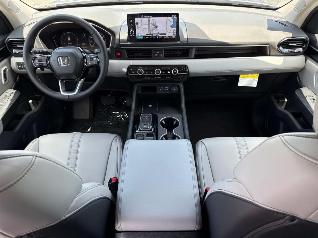 new 2025 Honda Pilot car, priced at $50,850