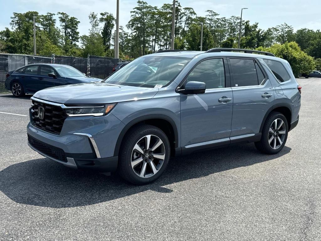 new 2025 Honda Pilot car, priced at $56,705
