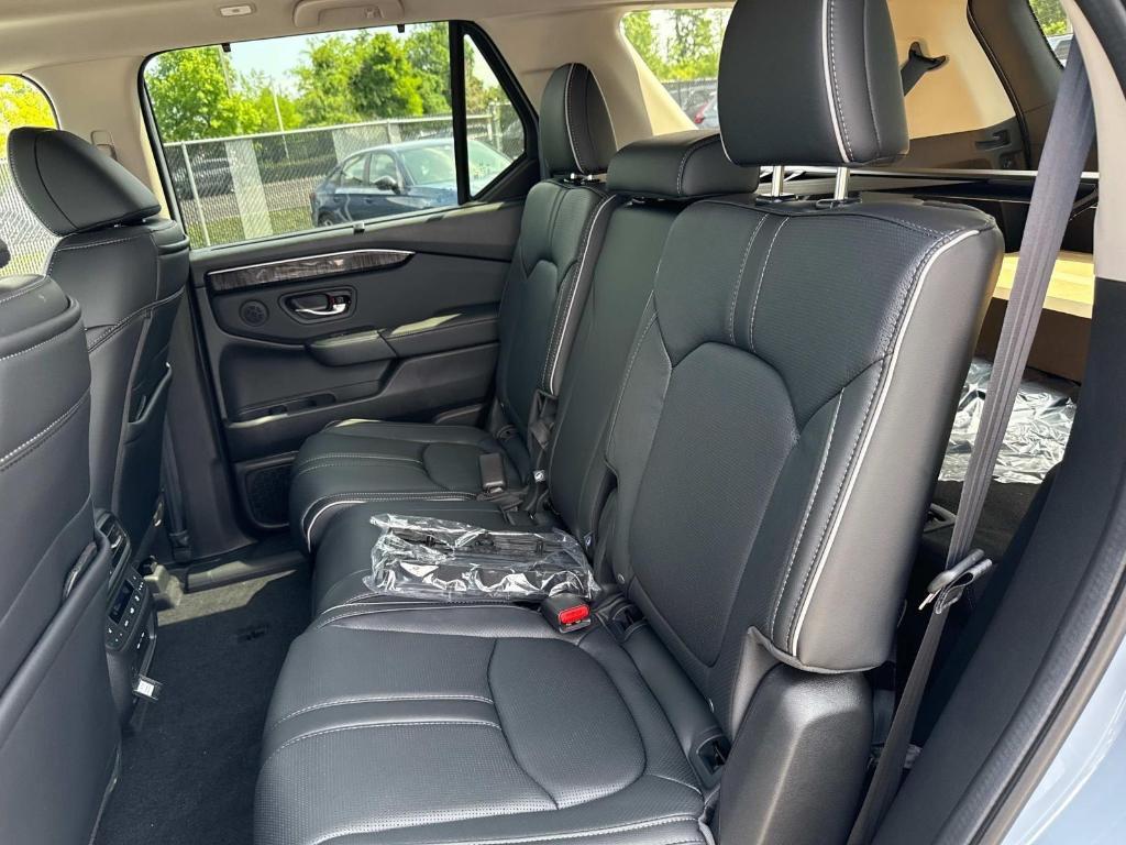 new 2025 Honda Pilot car, priced at $56,705