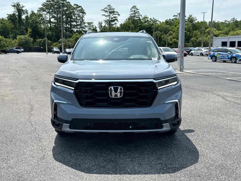new 2025 Honda Pilot car, priced at $56,705