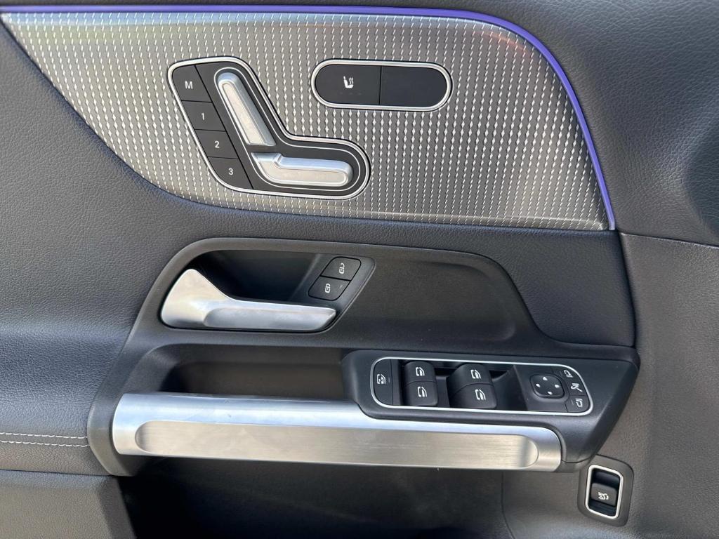 used 2021 Mercedes-Benz GLB 250 car, priced at $25,995