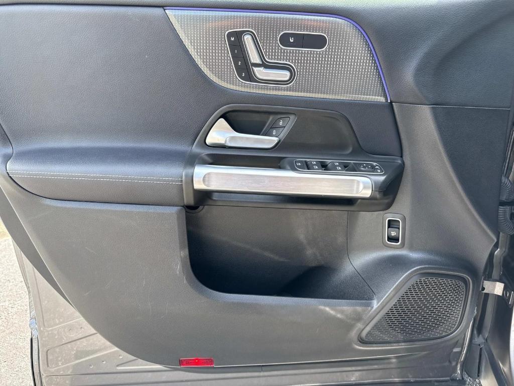 used 2021 Mercedes-Benz GLB 250 car, priced at $25,995