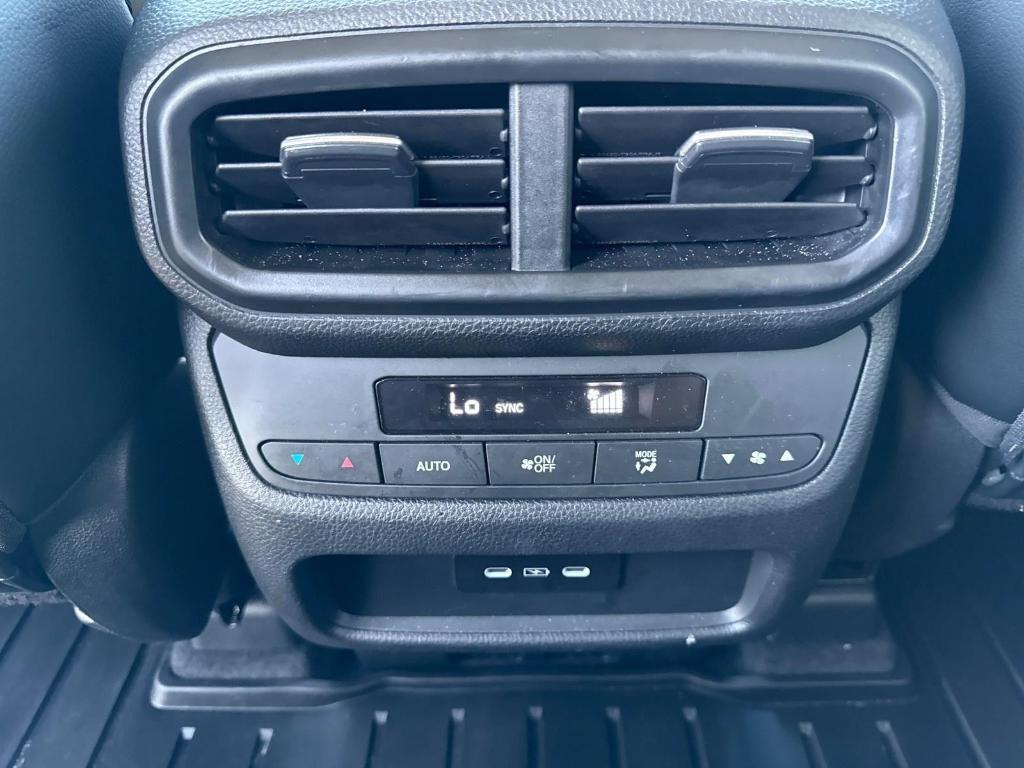 used 2025 Honda Pilot car, priced at $39,994