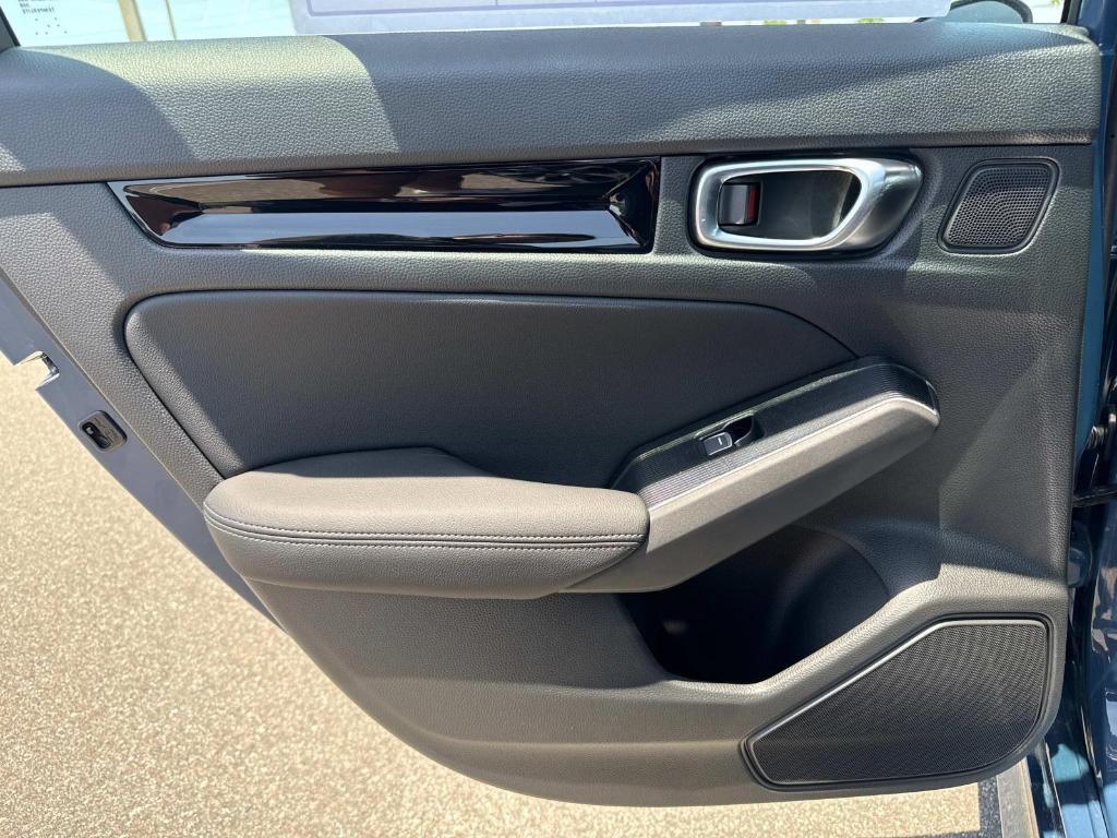 new 2025 Honda Civic Hybrid car, priced at $33,555