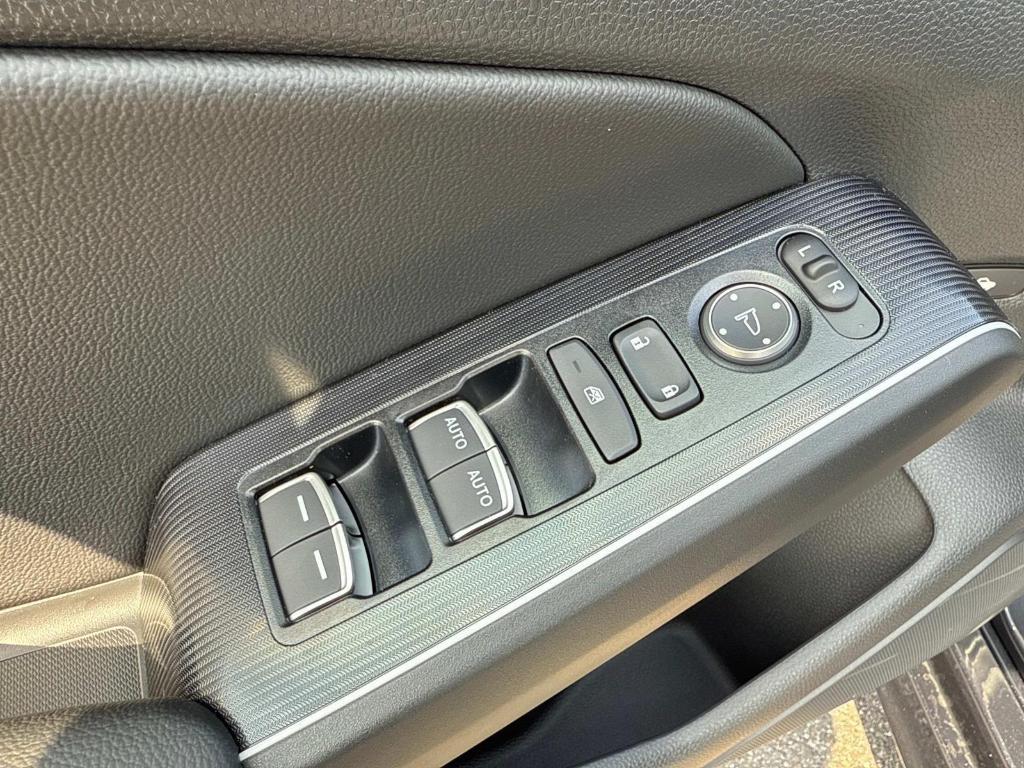 new 2025 Honda Civic Hybrid car, priced at $33,100