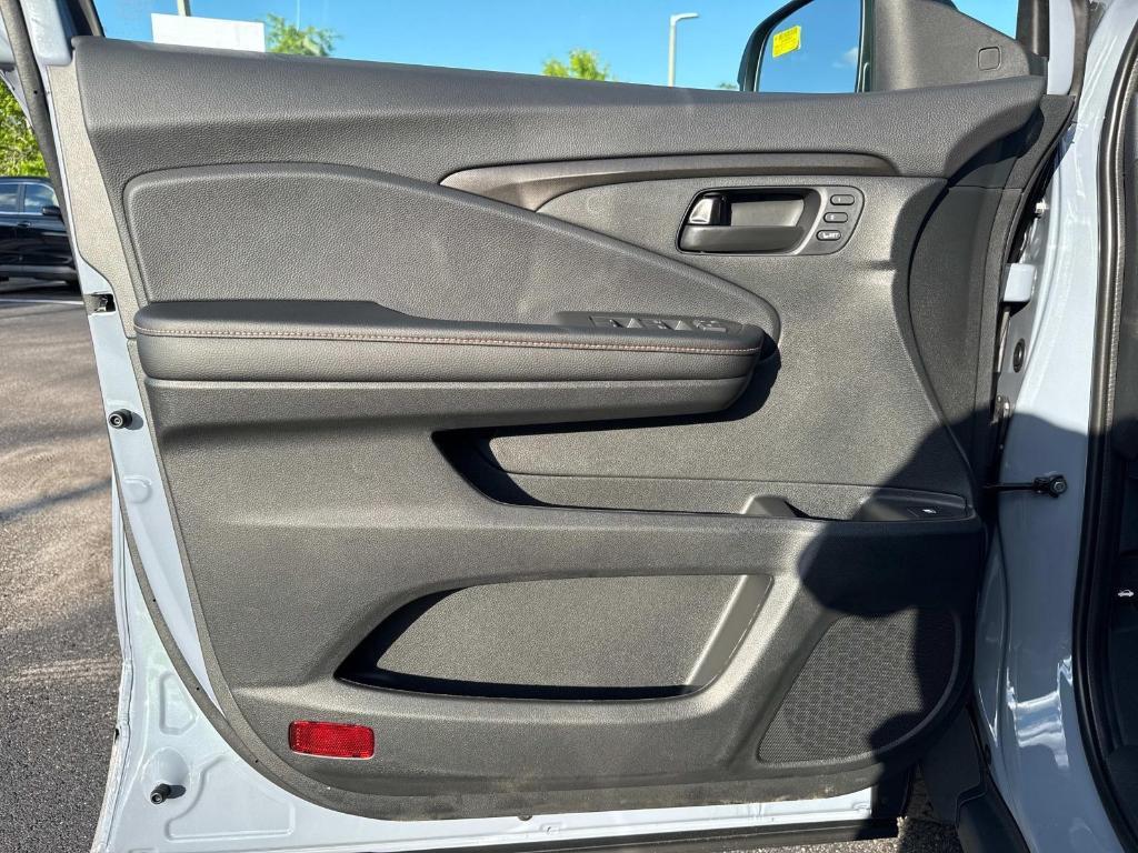 new 2025 Honda Ridgeline car, priced at $47,585