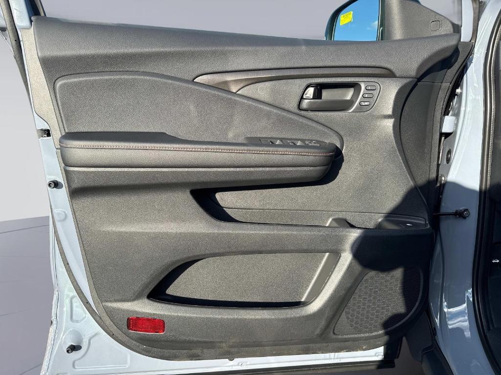 new 2025 Honda Ridgeline car, priced at $44,585