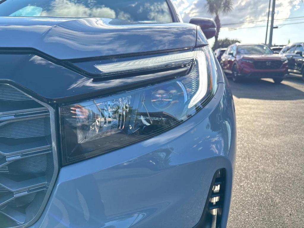new 2025 Honda Ridgeline car, priced at $47,585
