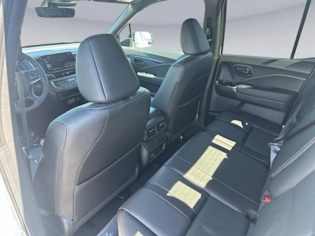 new 2025 Honda Ridgeline car, priced at $44,585