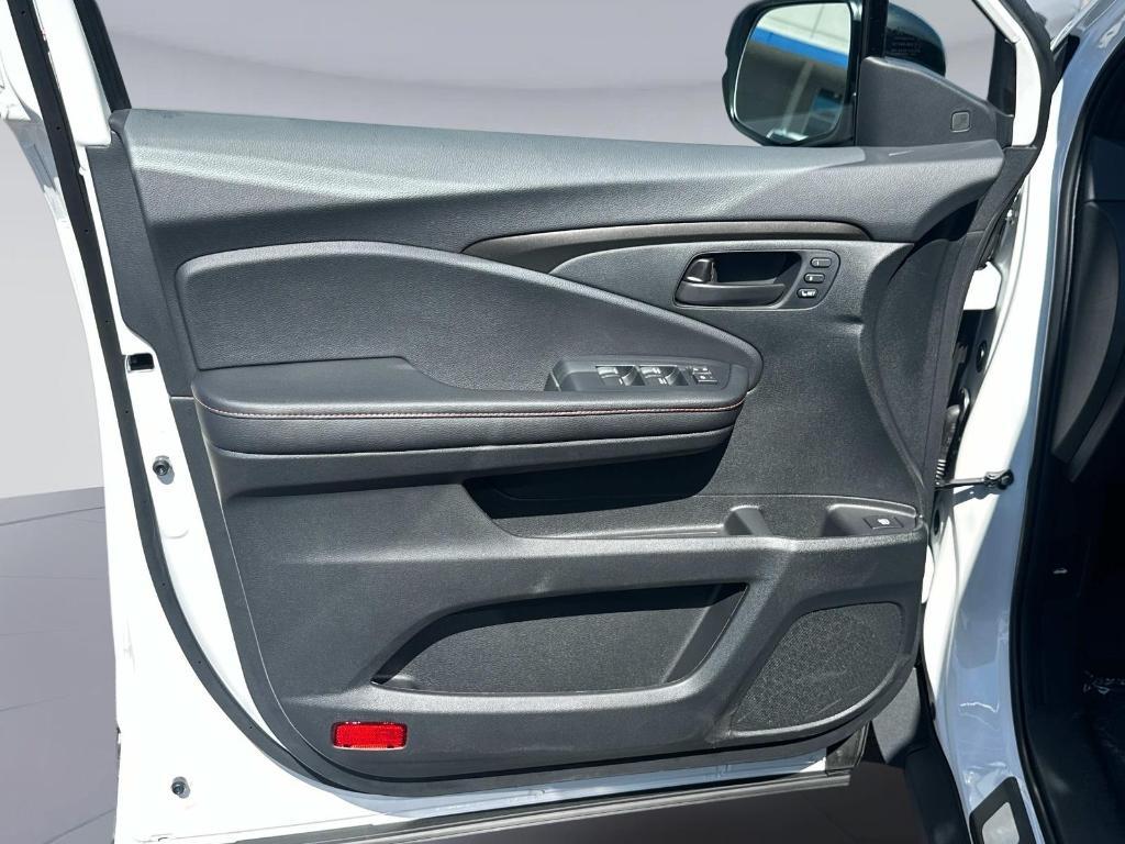 new 2025 Honda Ridgeline car, priced at $44,585