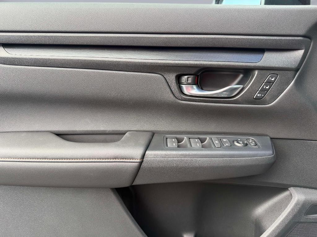 new 2026 Honda CR-V Hybrid car, priced at $40,175