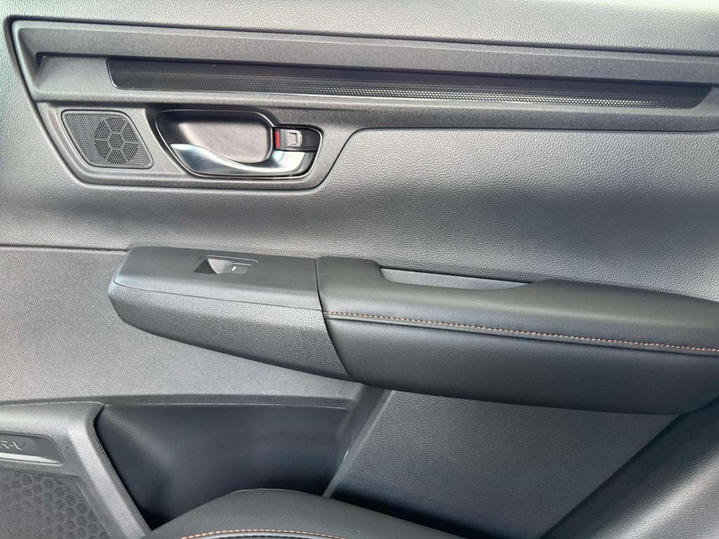 new 2026 Honda CR-V Hybrid car, priced at $40,175