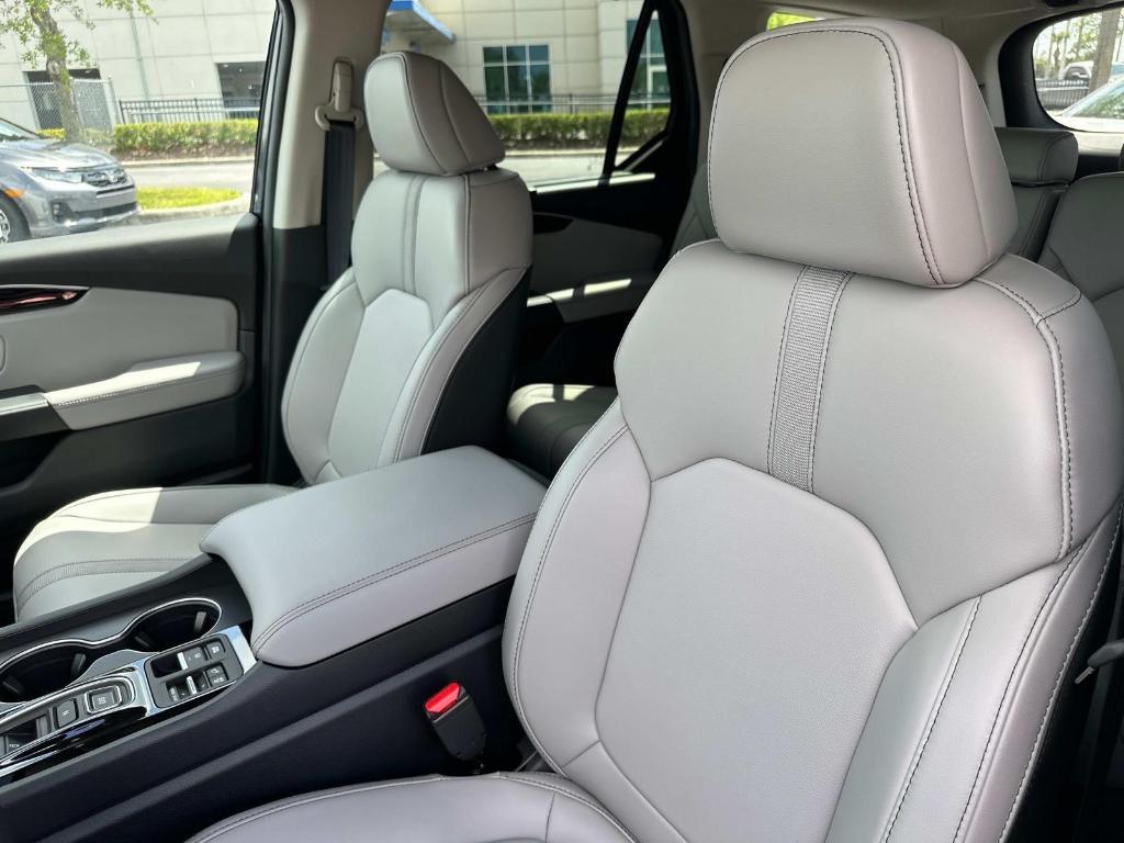 new 2025 Honda Pilot car, priced at $51,320