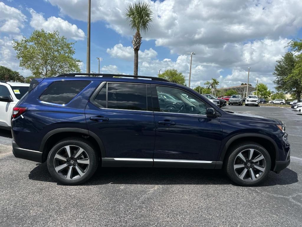 new 2025 Honda Pilot car, priced at $51,320