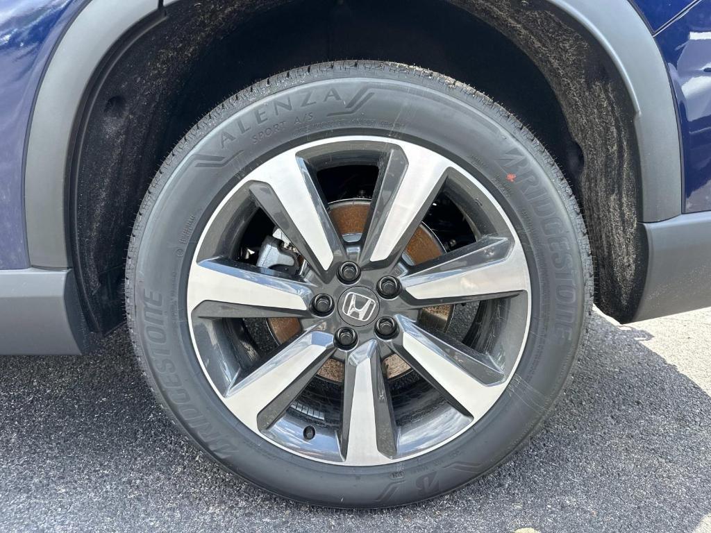 new 2025 Honda Pilot car, priced at $51,320