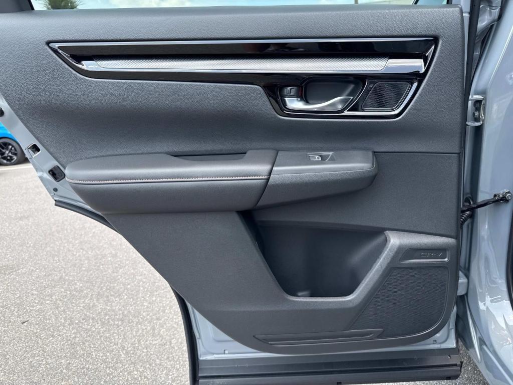 new 2025 Honda CR-V Hybrid car, priced at $41,000