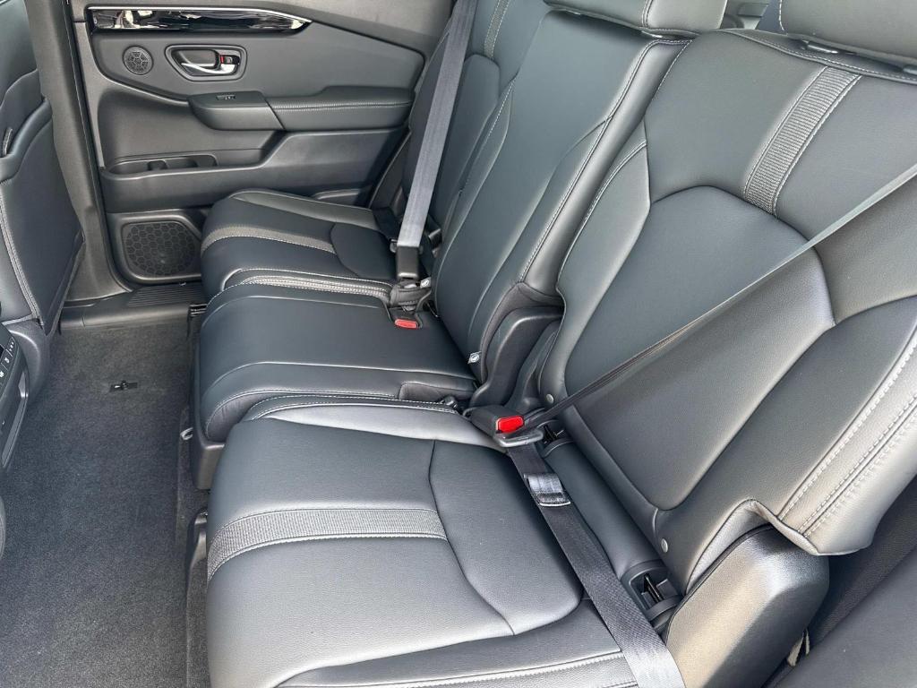 new 2025 Honda Pilot car, priced at $47,505