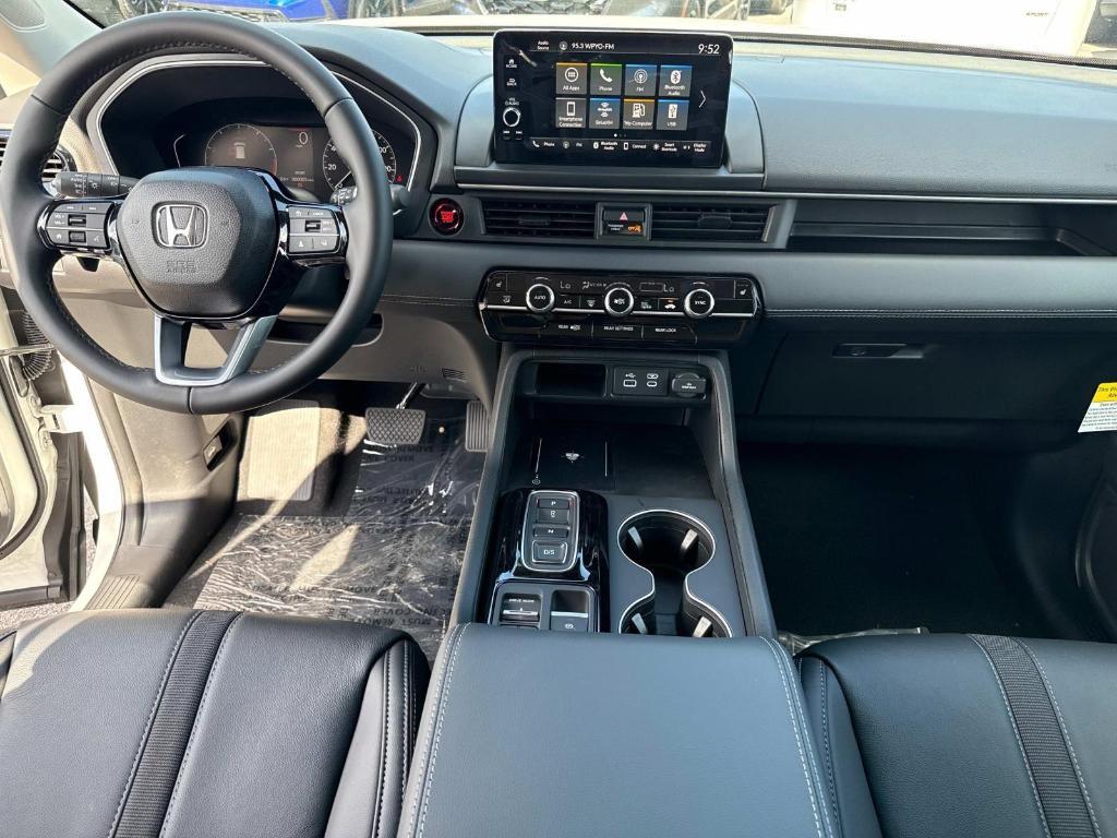 new 2025 Honda Pilot car, priced at $47,505