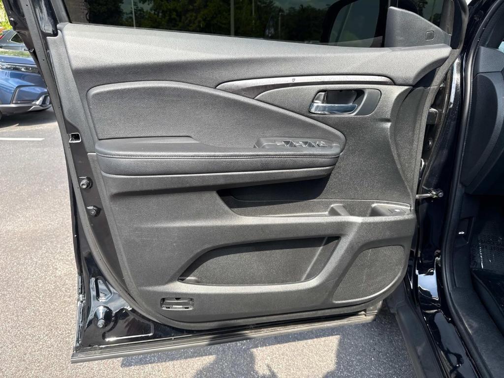 used 2022 Honda Pilot car, priced at $30,994