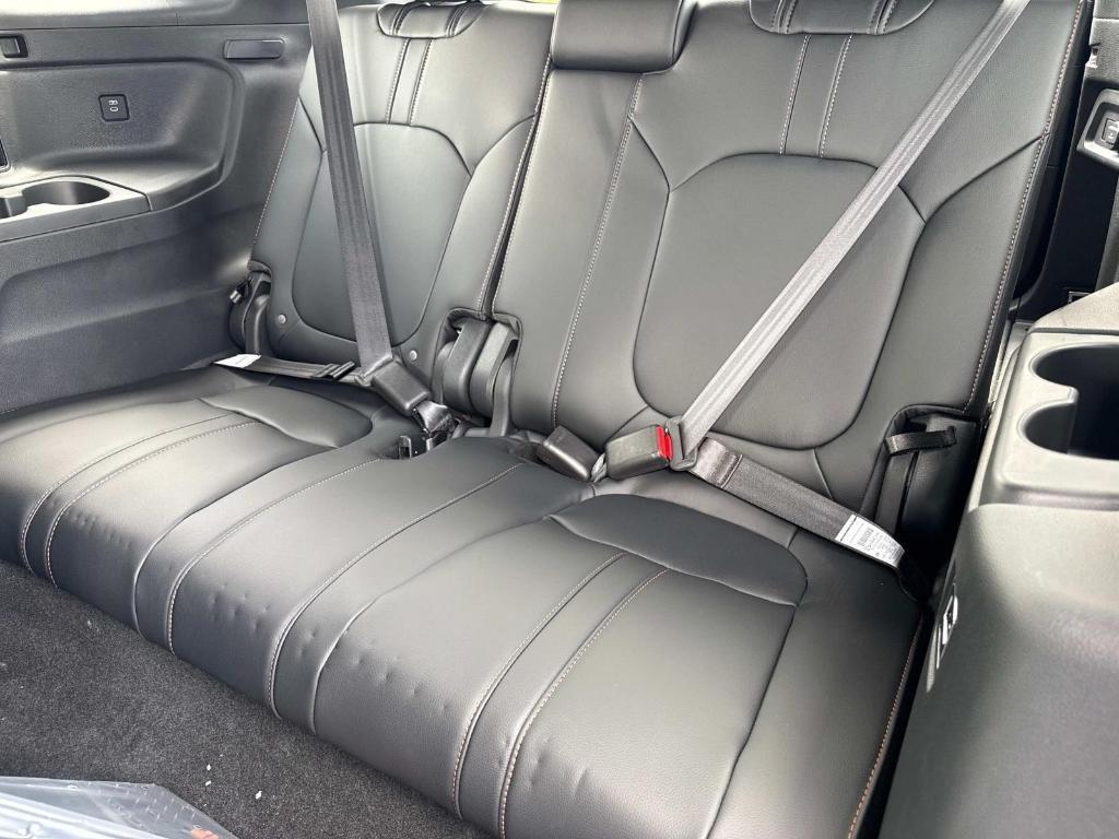 new 2025 Honda Pilot car, priced at $51,305