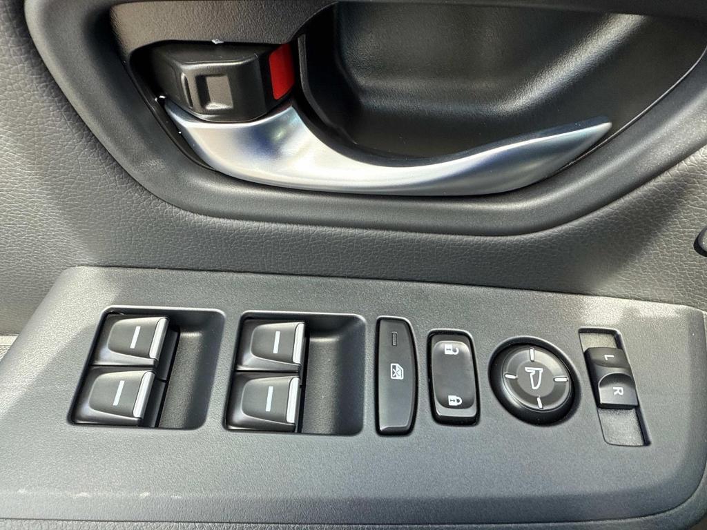 new 2025 Honda Pilot car, priced at $46,050