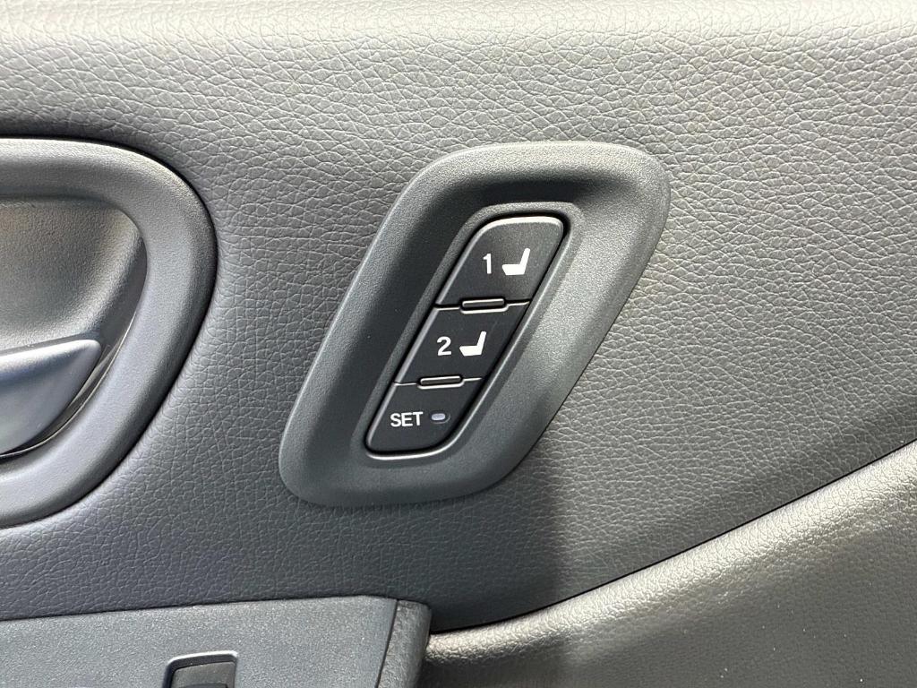 new 2025 Honda Pilot car, priced at $46,050