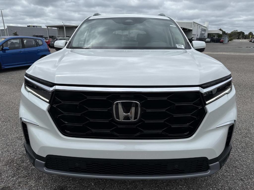 new 2025 Honda Pilot car, priced at $51,550