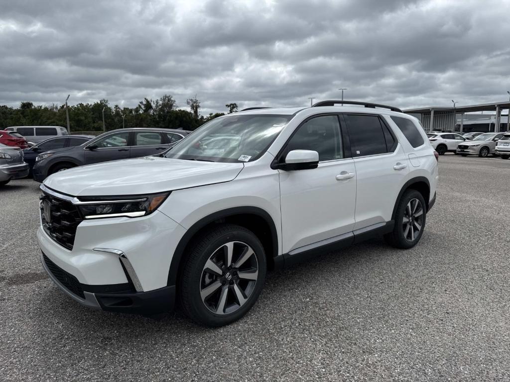 new 2025 Honda Pilot car, priced at $51,550