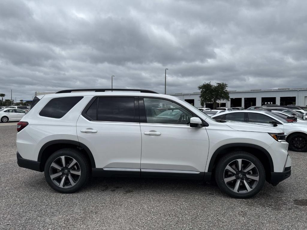 new 2025 Honda Pilot car, priced at $51,550