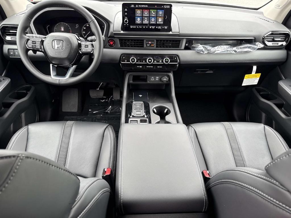 new 2025 Honda Pilot car, priced at $51,550