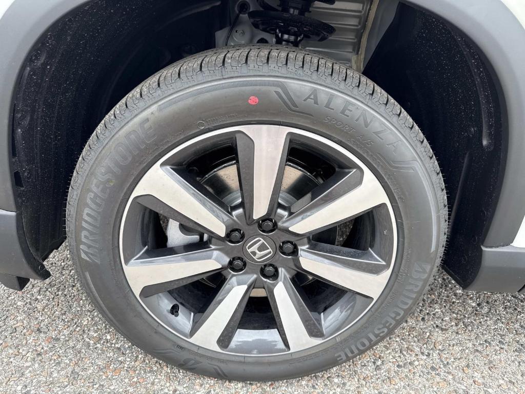 new 2025 Honda Pilot car, priced at $51,550