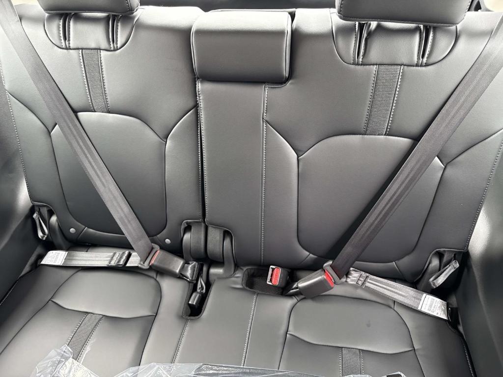 new 2025 Honda Pilot car, priced at $51,550