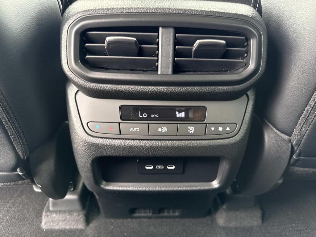 new 2025 Honda Pilot car, priced at $51,550