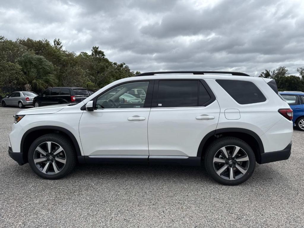 new 2025 Honda Pilot car, priced at $51,550