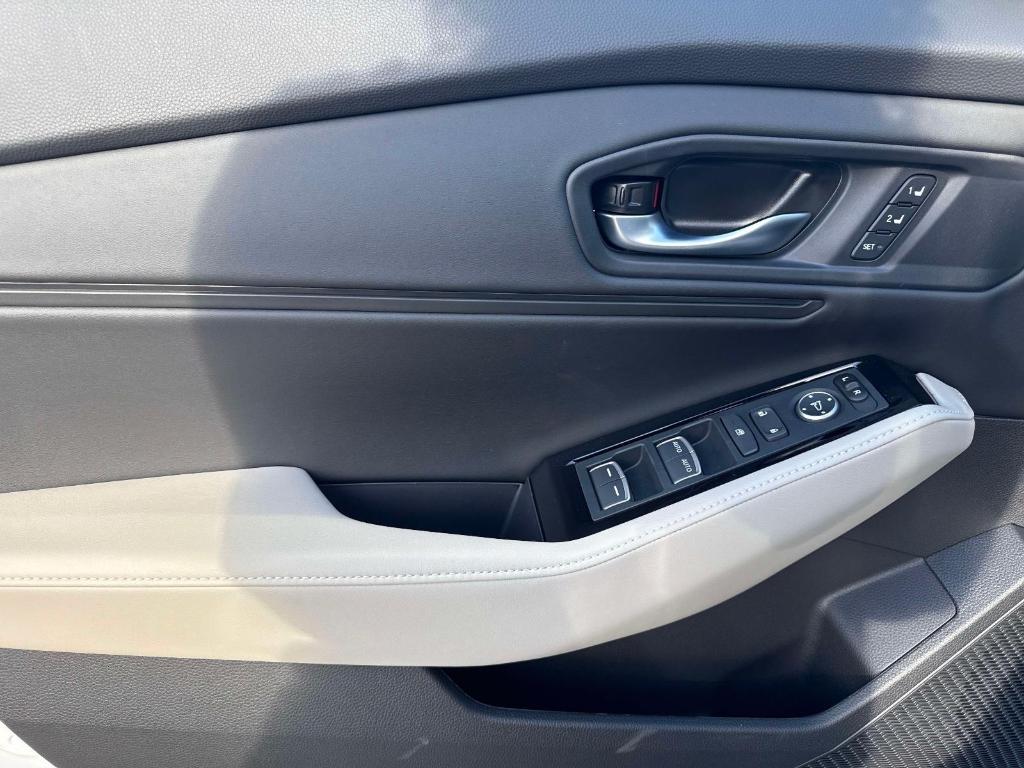 new 2025 Honda Accord Hybrid car, priced at $40,950