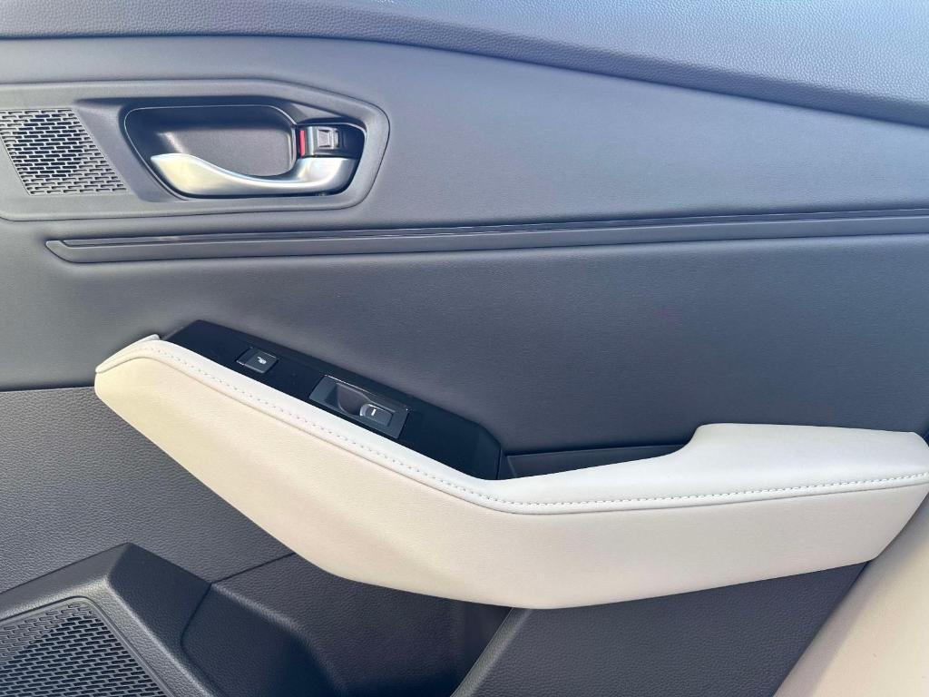 new 2025 Honda Accord Hybrid car, priced at $40,950