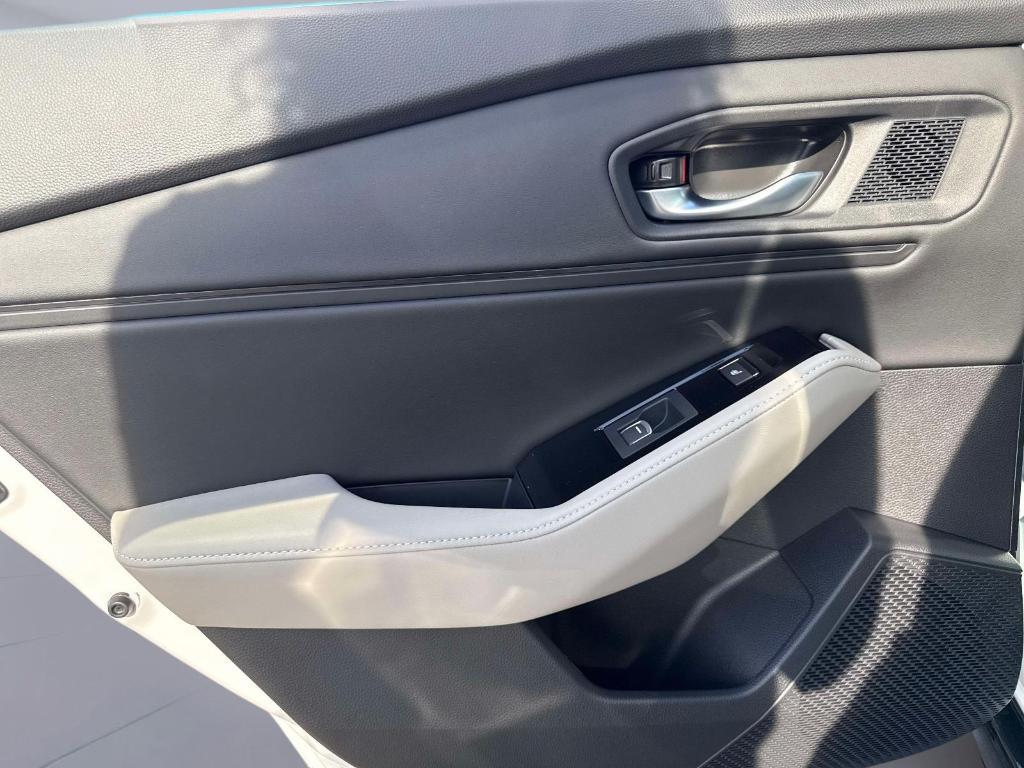 new 2025 Honda Accord Hybrid car, priced at $40,950