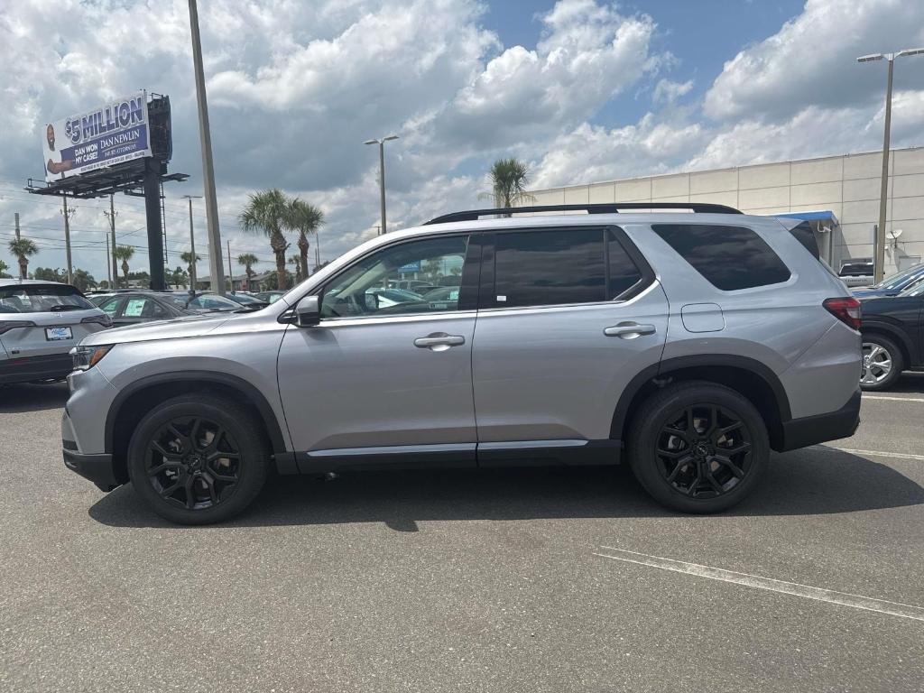 new 2025 Honda Pilot car, priced at $52,950