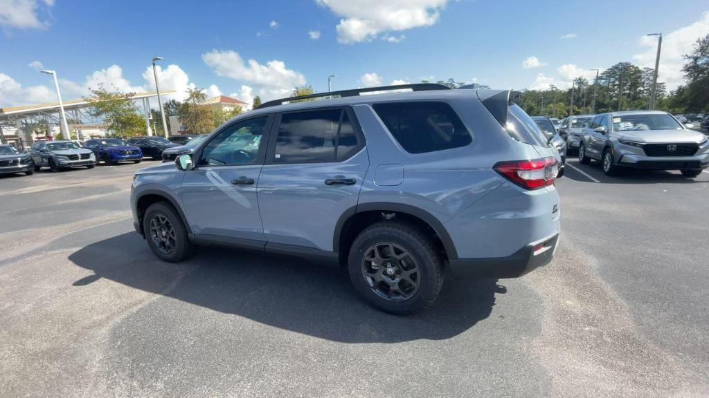 new 2025 Honda Pilot car, priced at $51,255