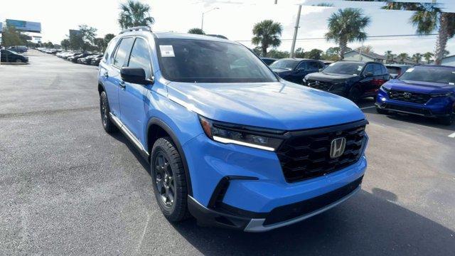 new 2025 Honda Pilot car, priced at $51,610