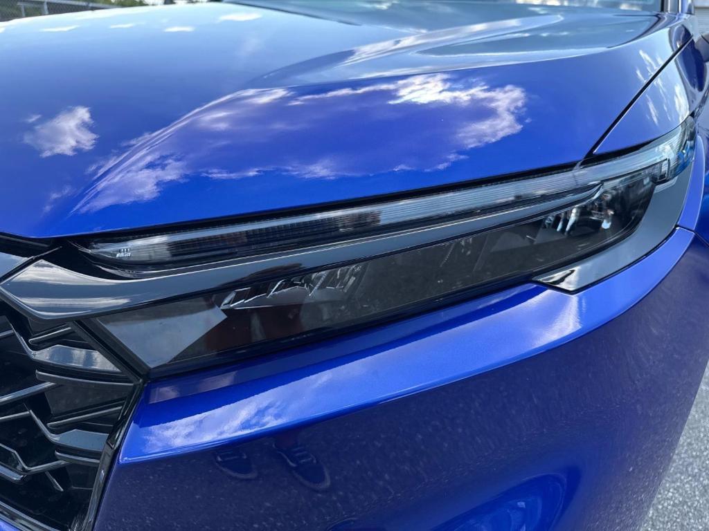 used 2025 Honda CR-V Hybrid car, priced at $33,994