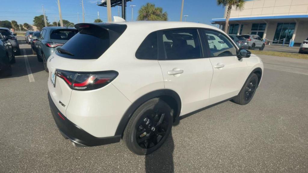 new 2025 Honda HR-V car, priced at $29,305