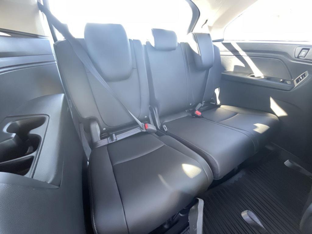 new 2025 Honda Odyssey car, priced at $43,670