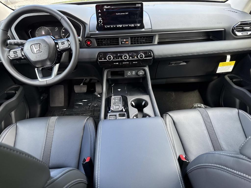 new 2025 Honda Pilot car, priced at $44,995