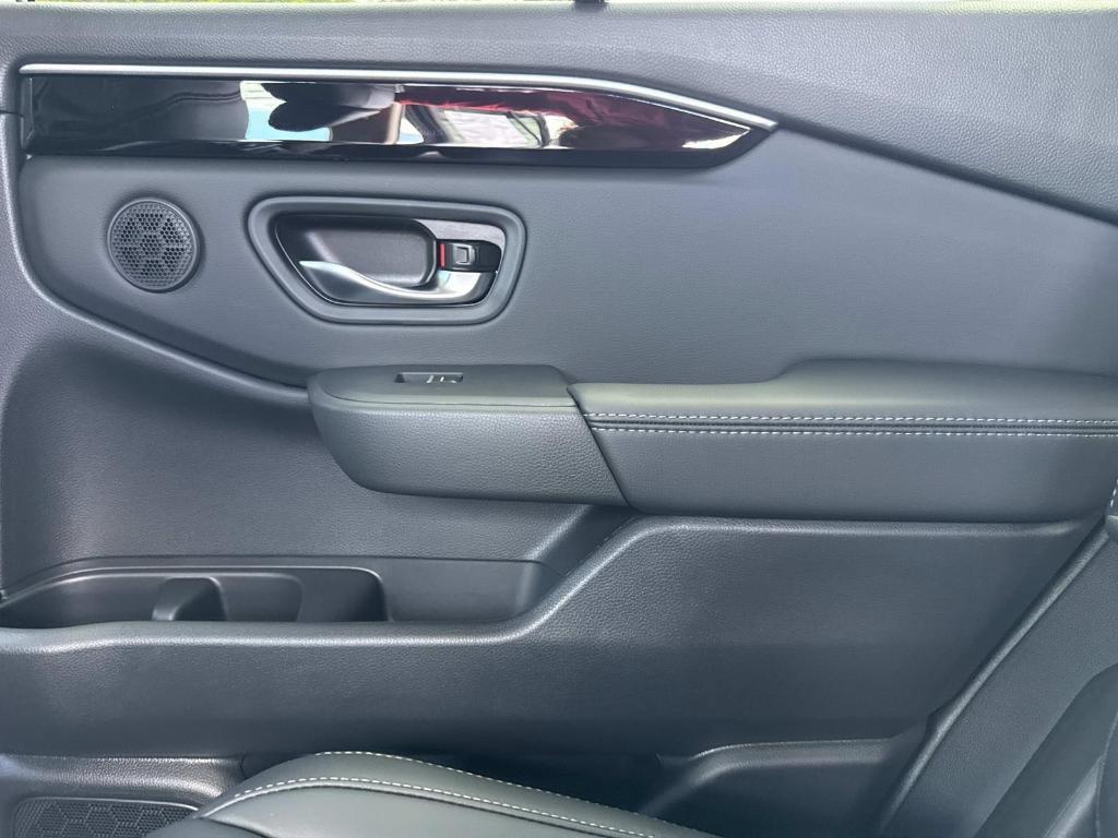 new 2025 Honda Pilot car, priced at $44,995