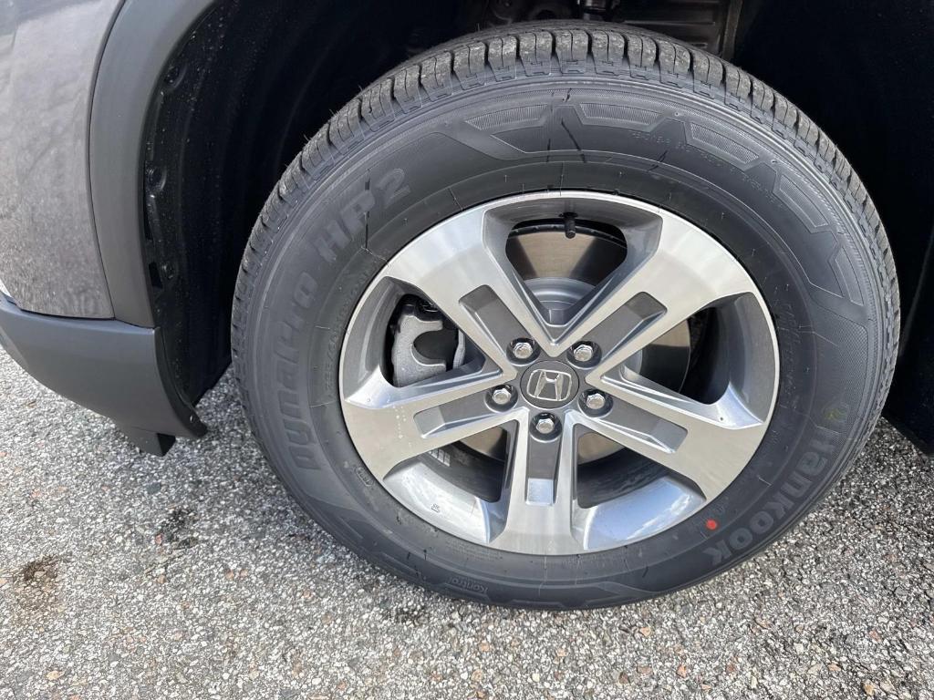 new 2025 Honda Pilot car, priced at $44,995